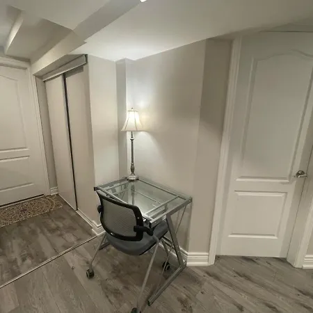 Cozyhaven A Private Entrance, Comfy Basement Apartment In Mississauga With Free Parking Conveniently Located With Easy Access To The Airport Downtown Toronto Major Malls And Highways For A Seamless Stay Exterior photo