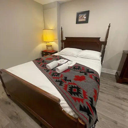 Cozyhaven A Private Entrance, Comfy Basement Apartment In Mississauga With Free Parking Conveniently Located With Easy Access To The Airport Downtown Toronto Major Malls And Highways For A Seamless Stay Exterior photo