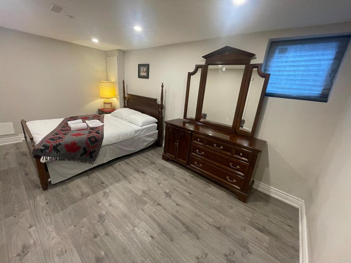 Cozyhaven A Private Entrance, Comfy Basement In With Free Parking Conveniently Located With Easy Access To The Airport Downtown Toronto Major Malls And Highways For A Seamless