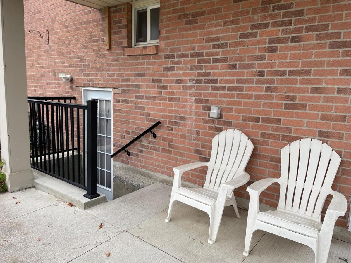 Holiday home Cozyhaven A Private Entrance, Comfy Basement In With Free Parking Conveniently Located With Easy Access To The Airport Downtown Toronto Major Malls And Highways For A Seamless *